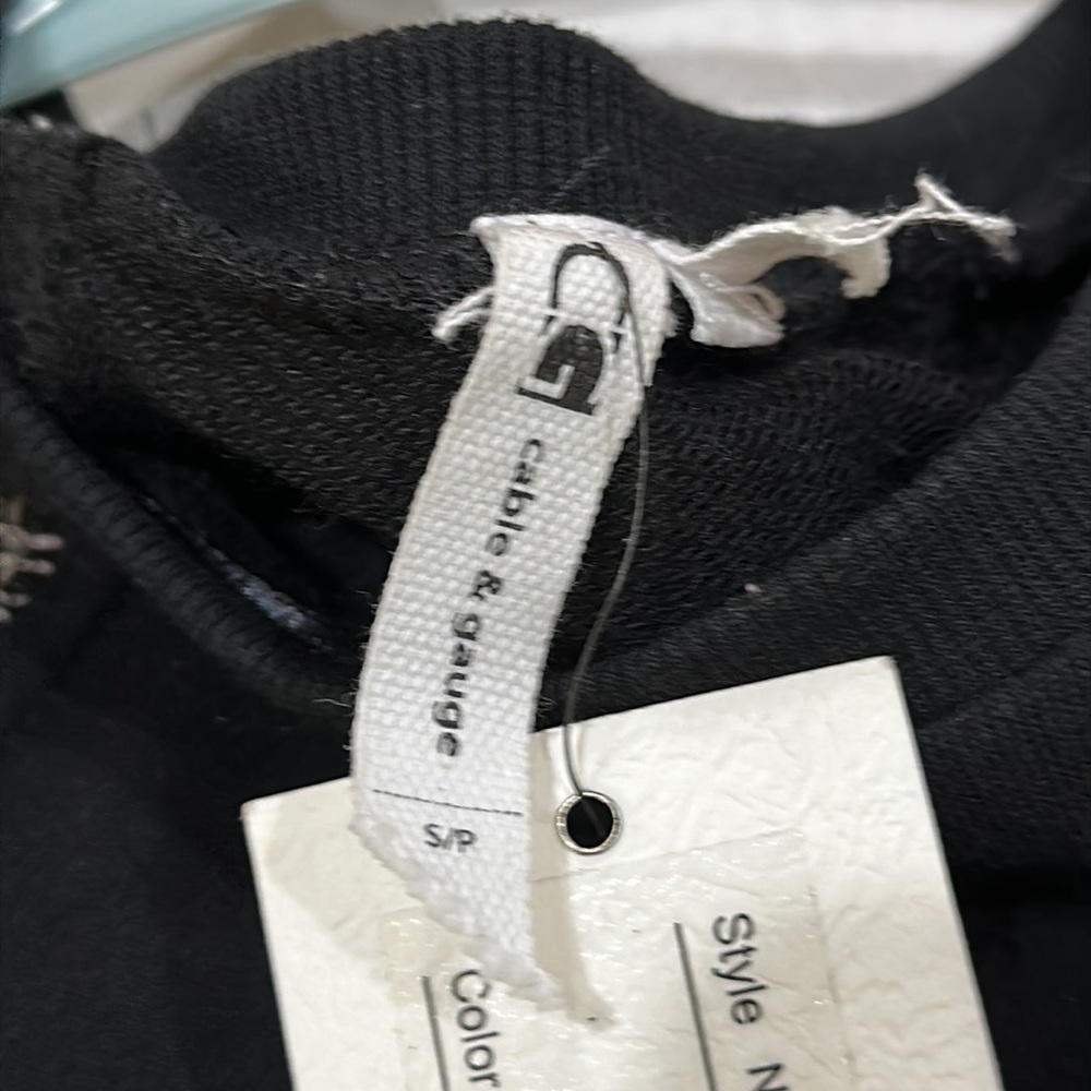NWT Cable & Gauge BLACK Embroidered Shoulder Sweater Sweatshirt Sz S - Picture 9 of 10